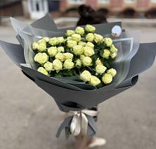 Букет Белые кустовые розы Солинеро в Вытегре