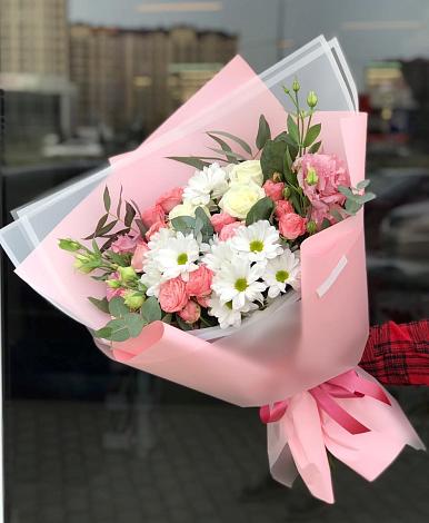 Букет цветов из: Розы, Лизиантусы и Хризантемы в Вытегре